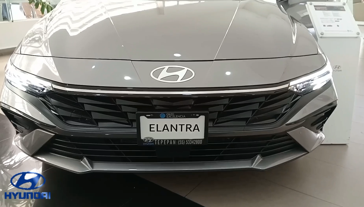 ELANTRA HÍBRIDO 2025